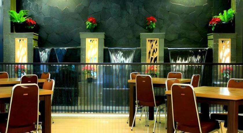 Lotus Hotel Subang Exterior foto